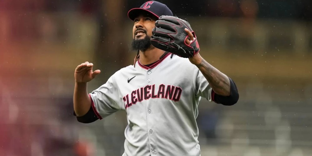 Acusan a dos peloteros dominicanos de usar sus lanzamientos para apuestas ilegales en la MLB