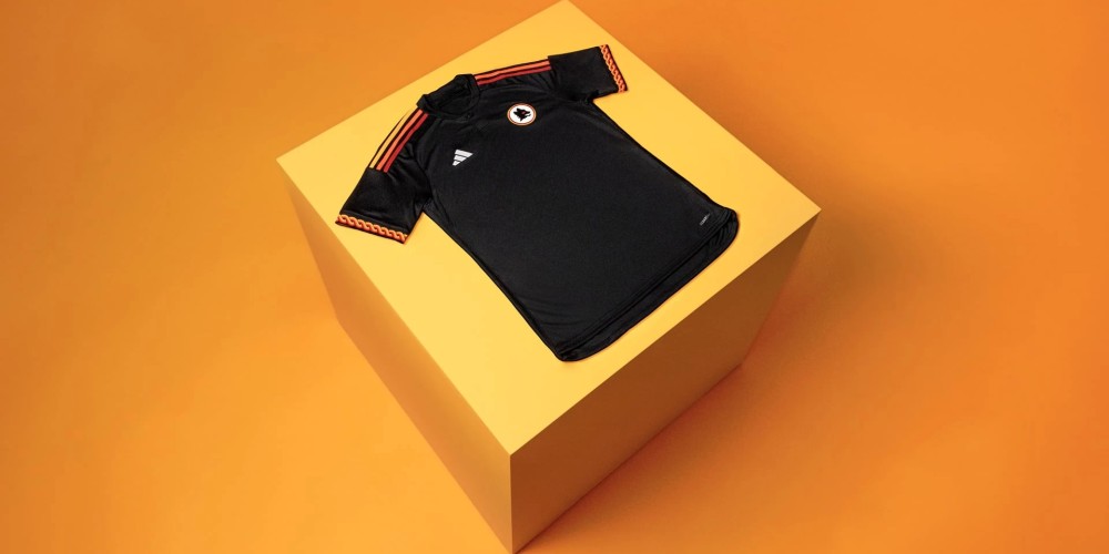 Junto a adidas, Roma present&oacute; su tercera camiseta para la temporada