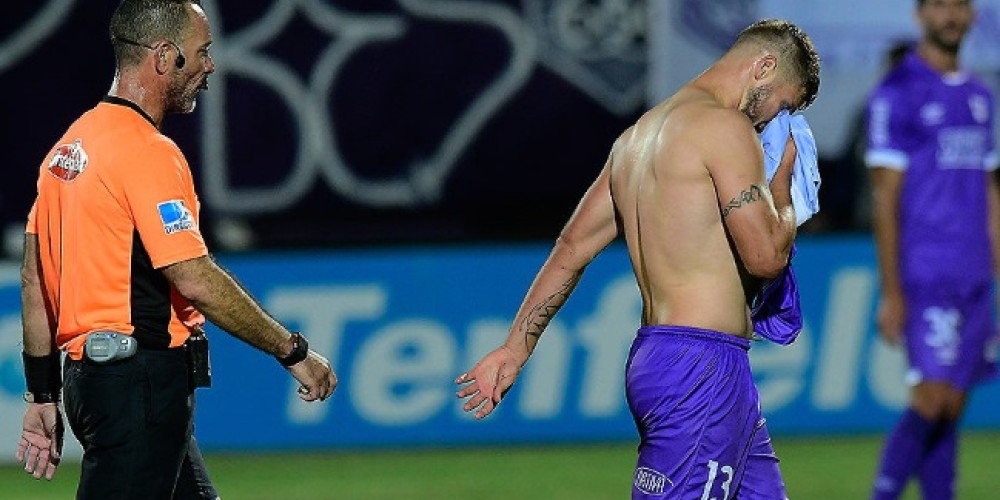 El jugador que quiso ser amonestado pero el &aacute;rbitro le neg&oacute; la amarilla