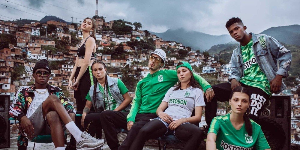 Atl&eacute;tico Nacional luci&oacute; sus nuevas camisetas en las calles de Medell&iacute;n