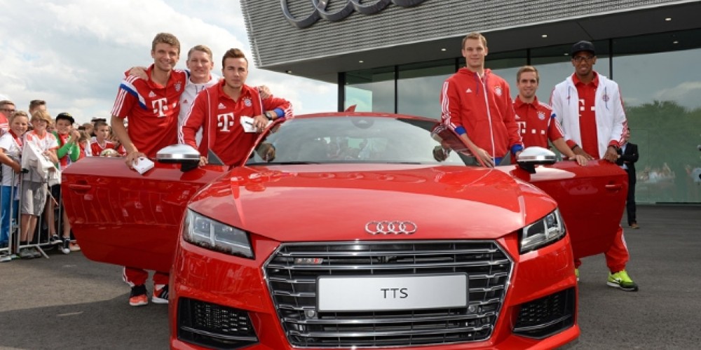 Audi entreg&oacute; sus nuevos coches a los jugadores del Bayern Munich