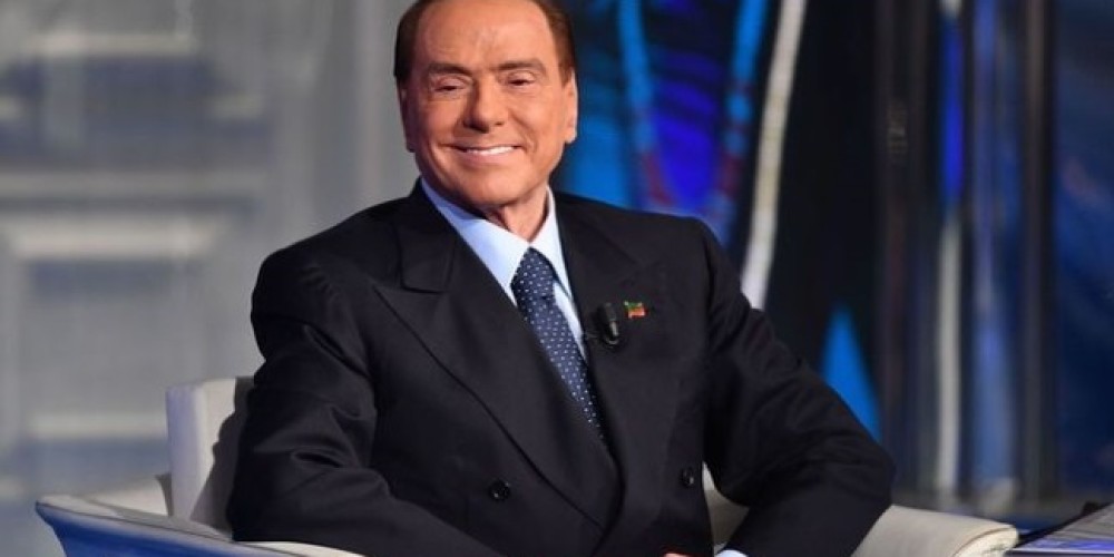 Berlusconi compr&oacute; un equipo de la tercera divisi&oacute;n de Italia y planea convertirlo en uno de los m&aacute;s importantes