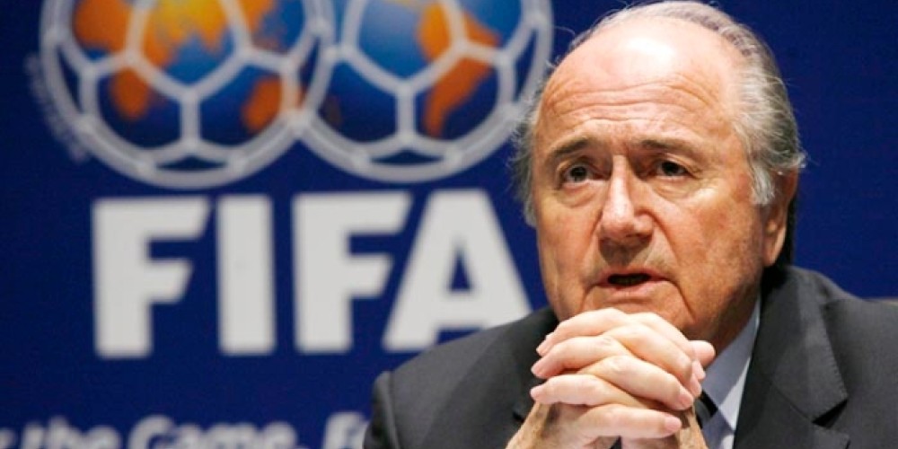 Blatter analiza incorporar el &ldquo;video-ref&rdquo; al f&uacute;tbol