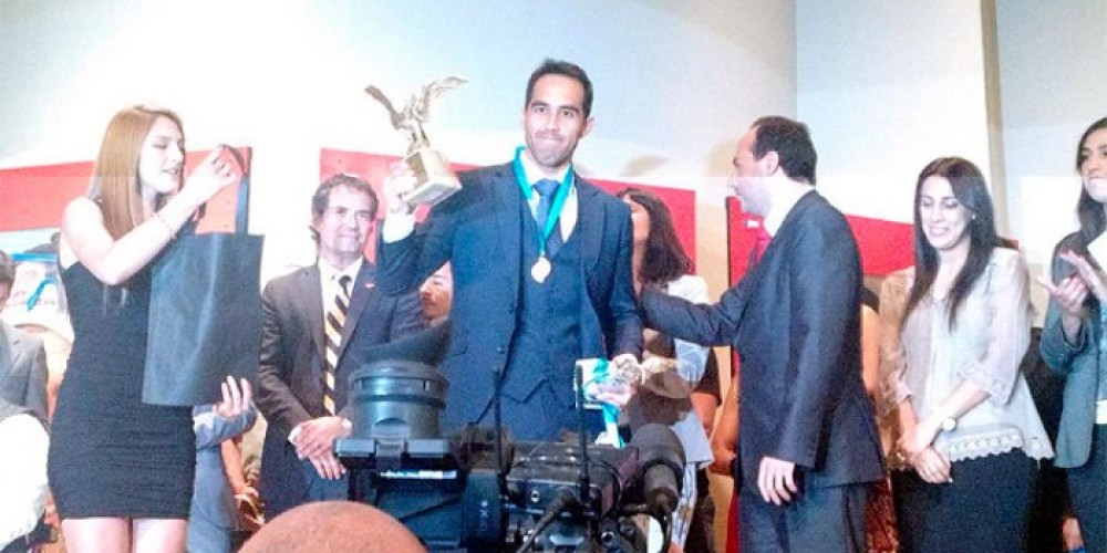 Claudio Bravo fue galardonado como el deportista chileno del a&ntilde;o