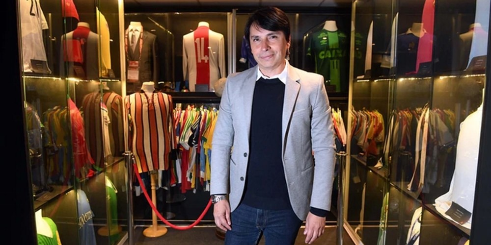 La historia del argentino que es el mayor coleccionista de objetos deportivos