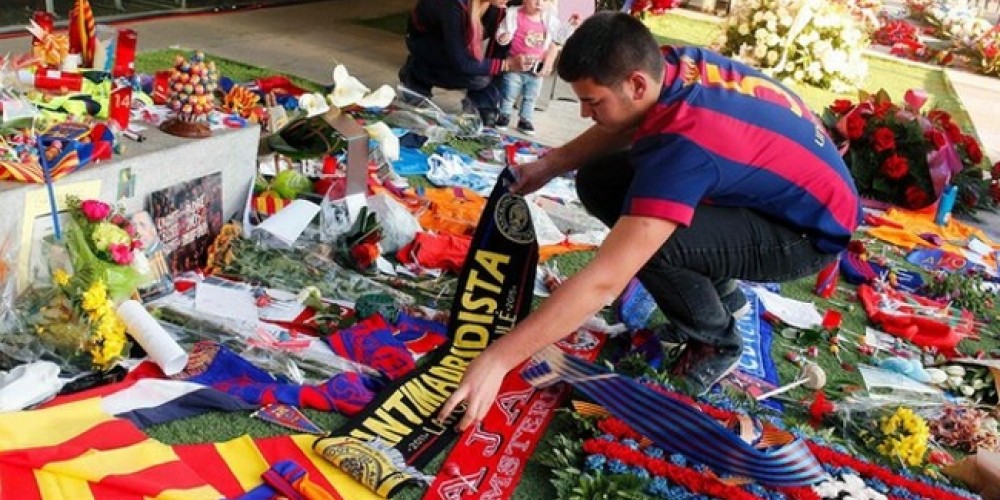M&aacute;s de 15 mil personas le rindieron homenaje a Cruyff en Camp Nou