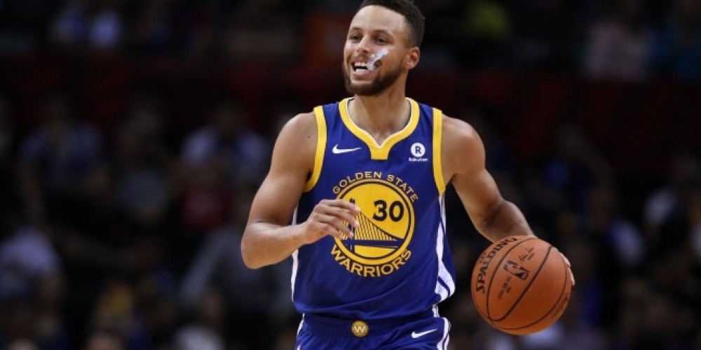 Stephen Curry y los Golden State Warriors lideran el ranking de camisetas m&aacute;s vendidas de la NBA