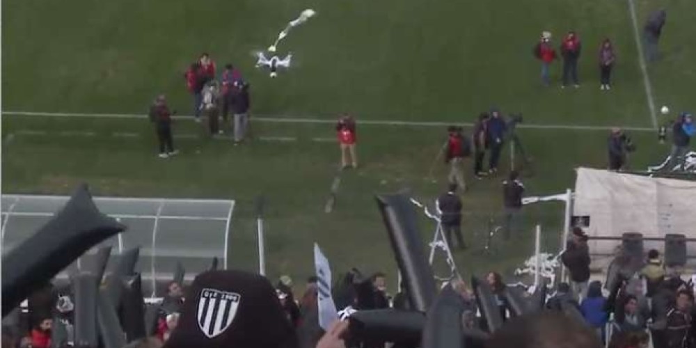 El partido del ascenso argentino en donde bajaron un dron con una serpentina