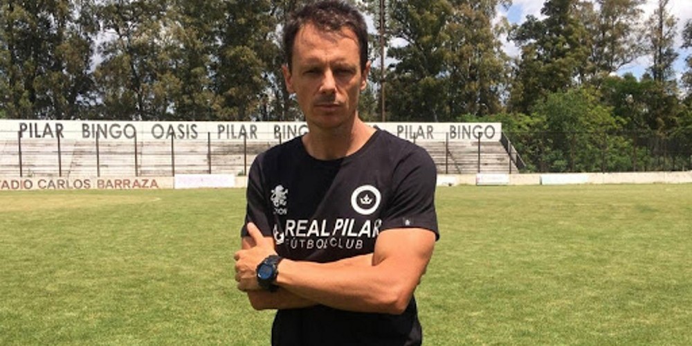 El entrenador argentino que se form&oacute; con Bielsa, dirigi&oacute; en el ascenso y ahora sue&ntilde;a con la Libertadores 