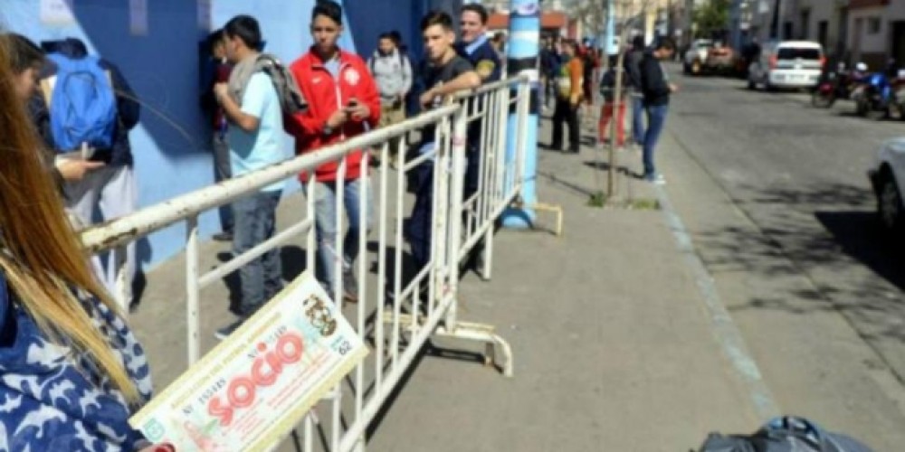 De 10 a 250 pesos, as&iacute; aumentaron las entradas populares en el f&uacute;tbol argentino