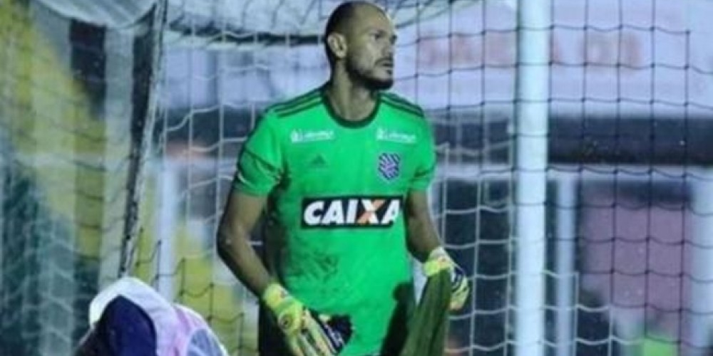 F&aacute;bio: el arquero brasile&ntilde;o que tras un gol ins&oacute;lito se fue en taxi a mitad del partido
