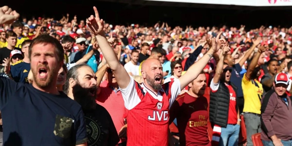 El f&uacute;tbol ingl&eacute;s dobla al espa&ntilde;ol en asistencia y roza los 50 millones de espectadores