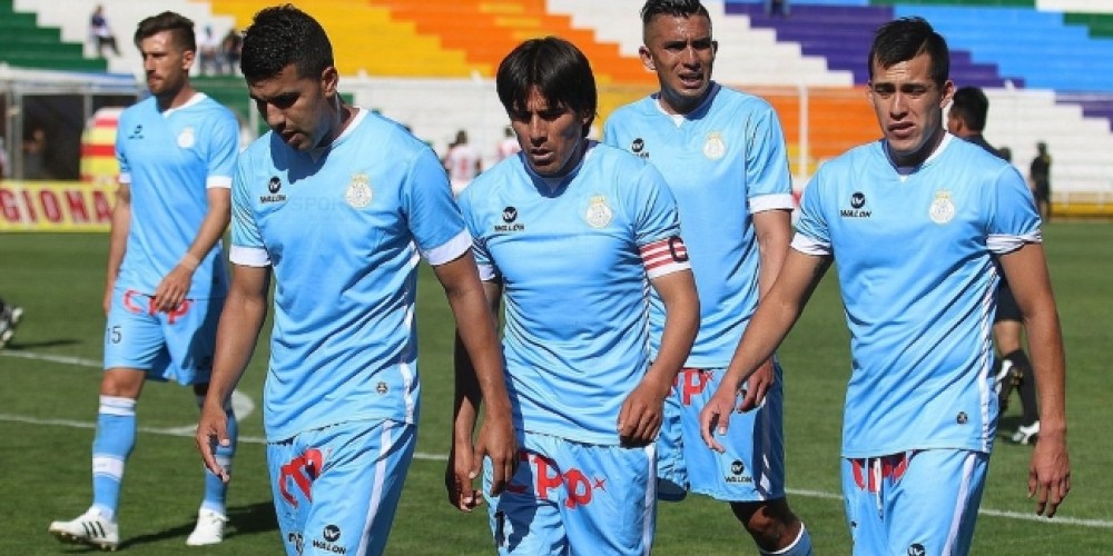 Un club peruano fue expulsado del torneo por deudas, pero jugar&aacute; la Copa Sudamericana