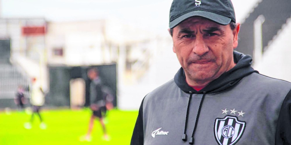 La historia del Sapito Coleoni: De manejar un taxi a pelear en Primera Divisi&oacute;n y so&ntilde;ar con dirigir un equipo grande