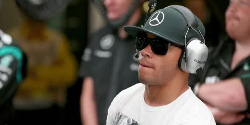 Lewis Hamilton conducir&aacute; un monoplaza con la mente por causas ben&eacute;ficas