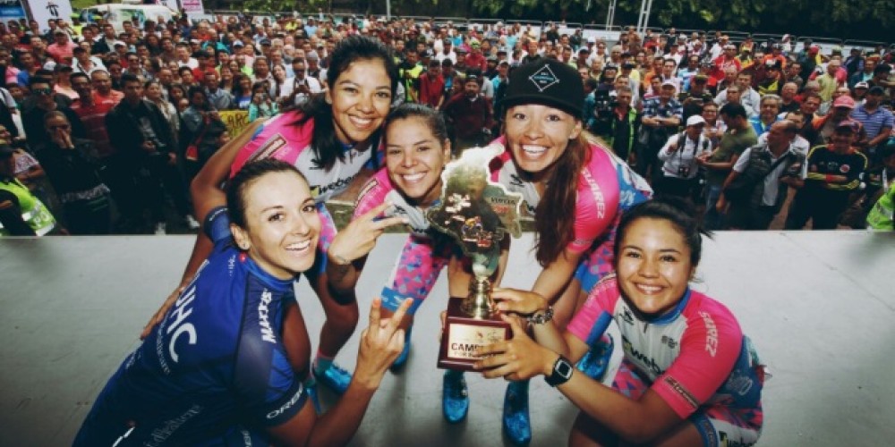 Las Ladies Power festejaron el t&iacute;tulo por equipos en Colombia
