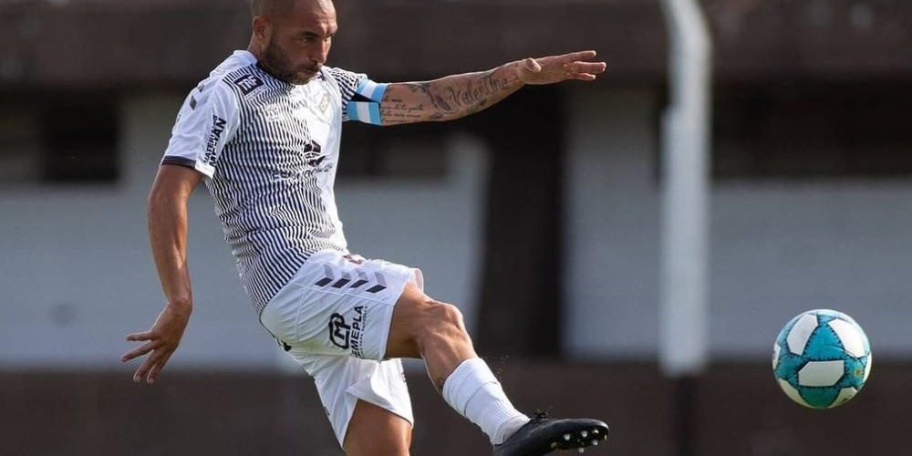 Hern&aacute;n Lamberti, Platense: &ldquo;A Palavecino le ped&iacute; cambiar la camiseta y que no se olvide de d&oacute;nde sali&oacute;&rdquo;