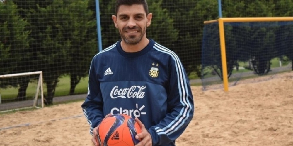 Leandro L&aacute;zzaro, el ex goleador argentino que se entrena con la selecci&oacute;n de f&uacute;tbol playa