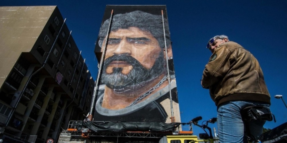 Diego Maradona tendr&aacute; su propio mural en N&aacute;poles 