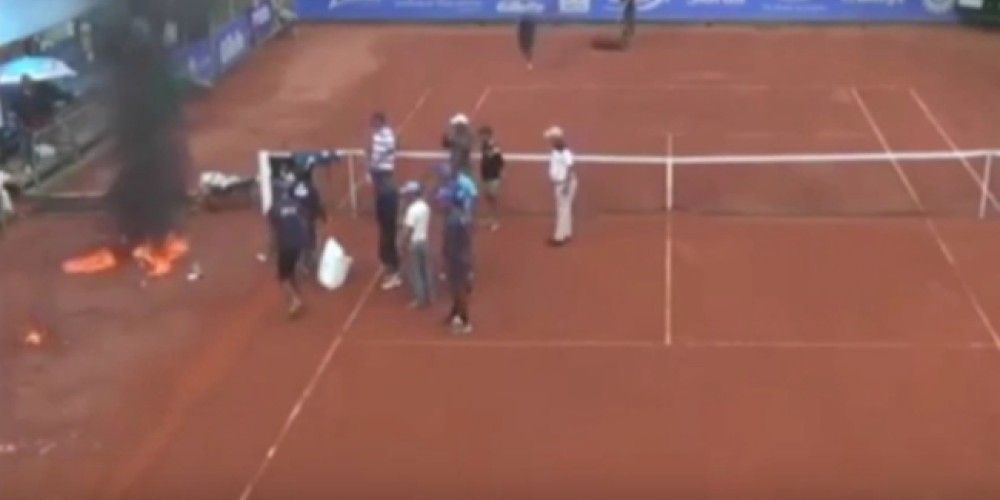 En Marruecos quemaron una cancha de tenis para secarla