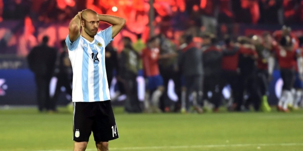 Argentina recibe a Chile con la mitad de jugadores al l&iacute;mite de la suspensi&oacute;n  