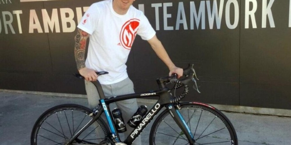 Lionel Messi recibi&oacute; su propia bicicleta del Team Sky con componentes Shimano