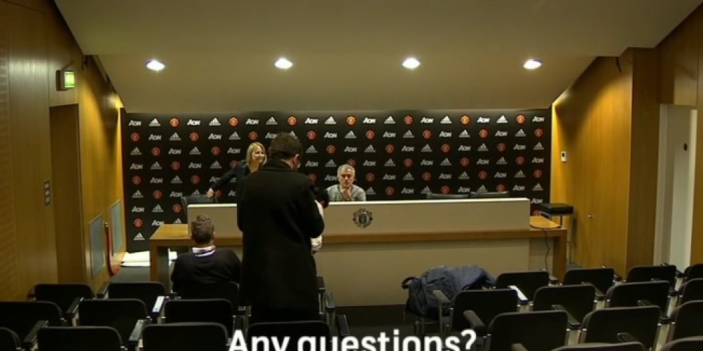 La conferencia de prensa de Mourinho que dur&oacute; diez segundos tras no recibir ninguna pregunta   