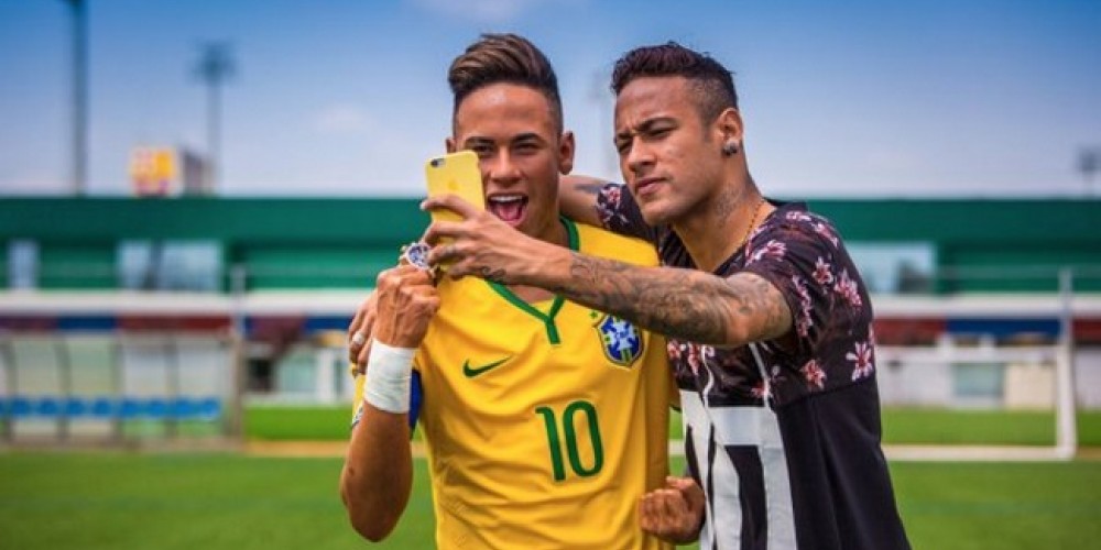 Neymar se encontr&oacute; con su estatua de cera de Madame Tussauds