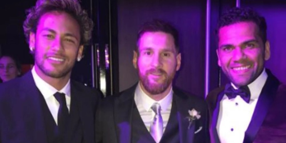 Xavi revel&oacute; que Neymar Jr. predijo su salida del Barcelona en el casamiento de Messi