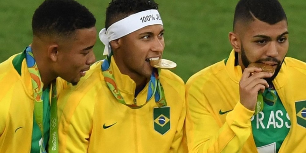 Neymar inmortaliz&oacute; en su piel la medalla de oro en los Juegos Ol&iacute;mpicos