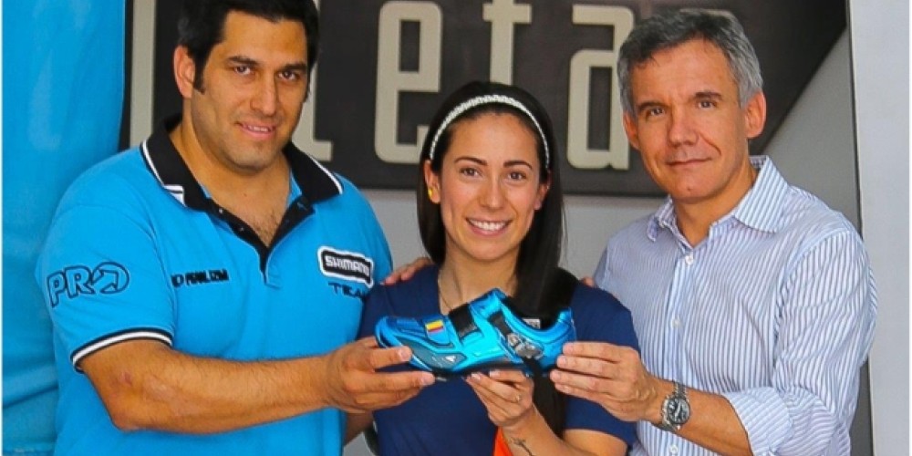 Mariana Paj&oacute;n recibi&oacute; sus zapatillas Shimano personalizadas