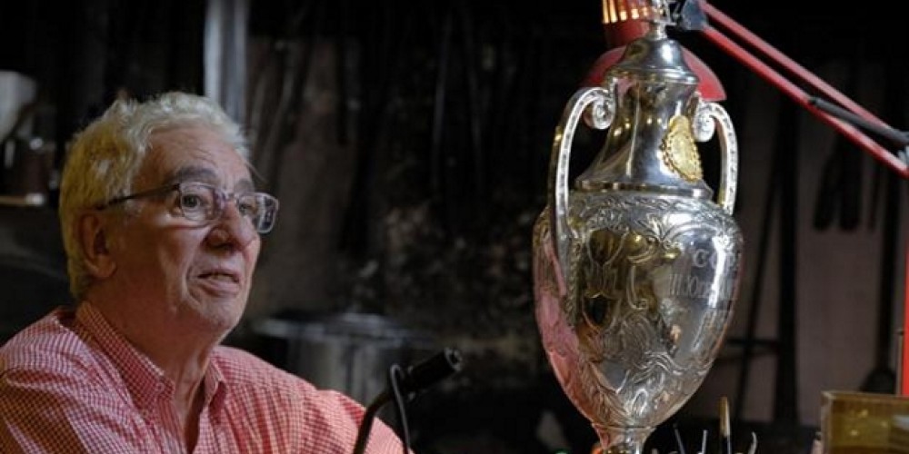 Juan Carlos Pallarols: “Quiero que todos los socios del Lawn Tennis golpeen la nueva copa”