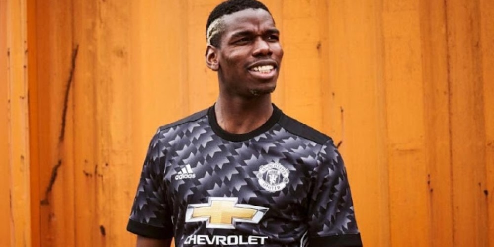 Con Pogba como estrella, Manchester United present&oacute; su nueva camiseta alternativa adidas