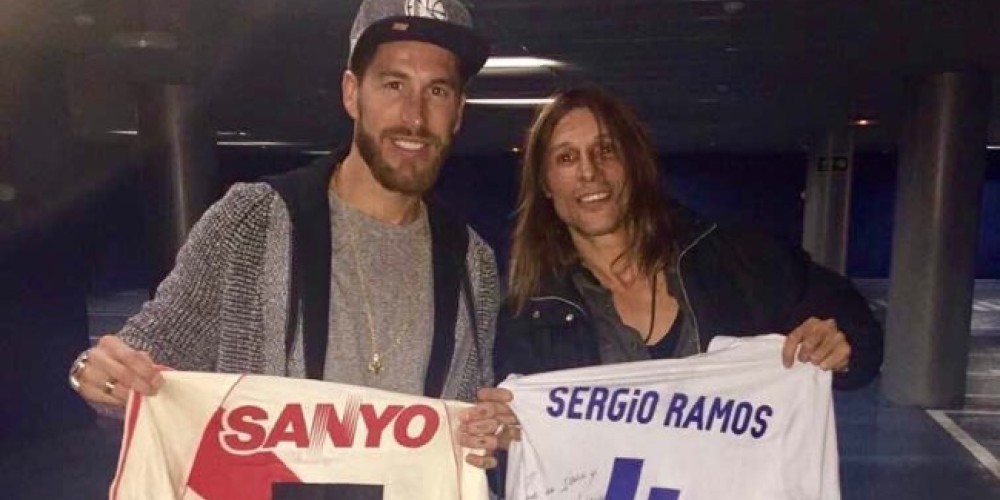 Caniggia le regal&oacute; una camiseta del Burrito Ortega a Sergio Ramos