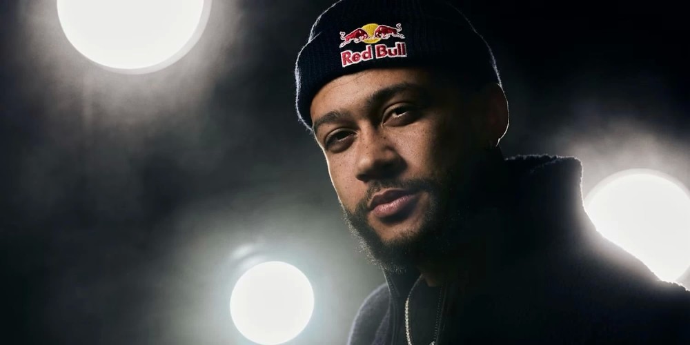 Red Bull celebra a Memphis Depay con una lata edici&oacute;n especial