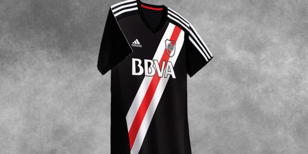 adidas present&oacute; la nueva camiseta de River Plate