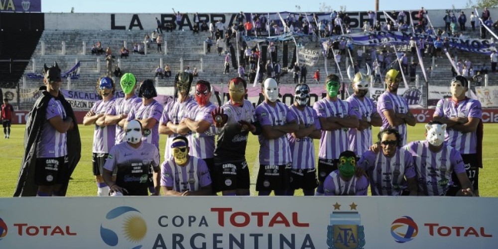 Sacachispas felicit&oacute; a Independiente con un particular saludo
