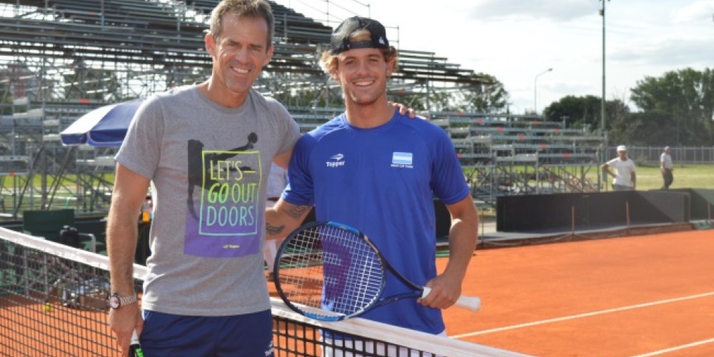 Del agua al polvo: Orsanic le dio una clase de tenis al mejor surfista argentino