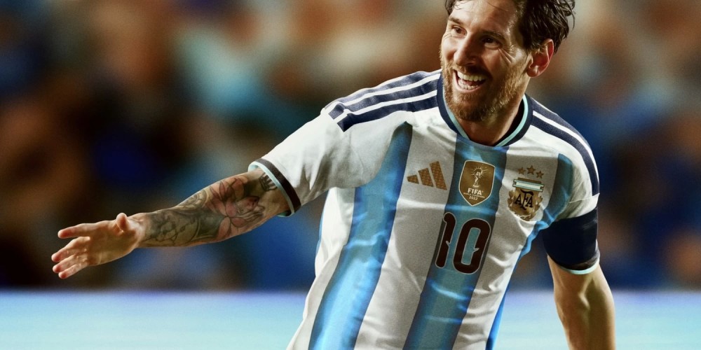 El Teatro Col&oacute;n se visti&oacute; de celeste y blanco para presentar la nueva camiseta de la AFA