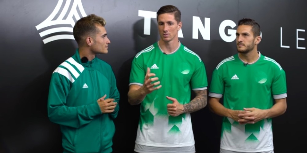 Koke y Torres se animaron al nuevo desaf&iacute;o de reconocer futbolistas cuando eran chicos