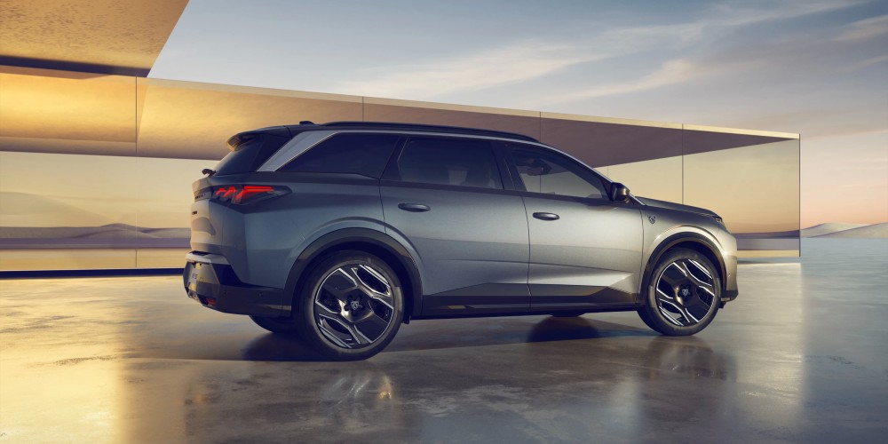 El universo interior de los SUV entra en una nueva dimensi&oacute;n de la mano del nuevo Peugeot 5008