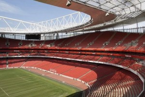 El Arsenal planea ampliar el Emirates Stadium y analiza mudarse temporalmente a Wembley