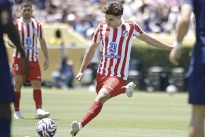 El Atlético de Madrid anunció una asociación con AlphaTauri como proveedor de moda