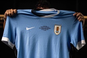 La camiseta especial que presentó la Selección Uruguaya para el partido ante Argentina