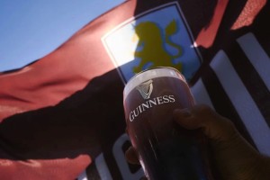 ¿Una cerveza en Villa Park? Guinness, nuevo sponsor del Aston Villa