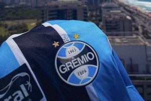 Gremio firma con New Balance y no seguirá con Umbro en 2026