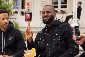 LeBron James lanza su propio coñac junto a Hennessy y sorprende a sus fanáticos