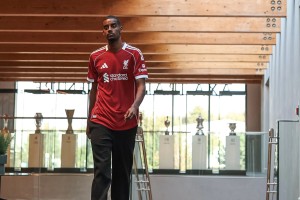 El Liverpool rompió el récord de mayor gasto en un solo mercado de pases: ¿Cuánto gastó?