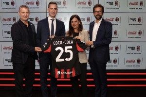 El Milan presentó una asociación con Coca-Cola: será partner oficial de refrescos