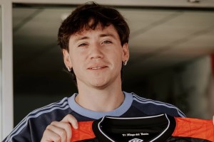 Paulo Londra lucirá un parche con su logo en la camiseta del Alajuelense, club de Costa Rica